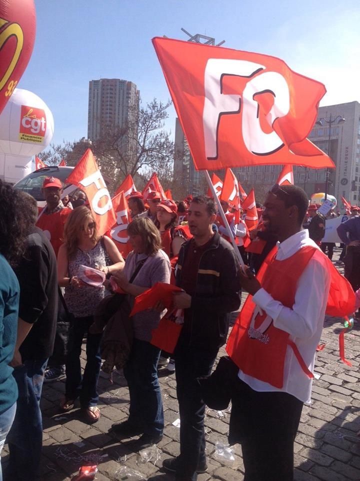 Les camarades FO Erteco en route vers les Invalides, mais ce fut long !