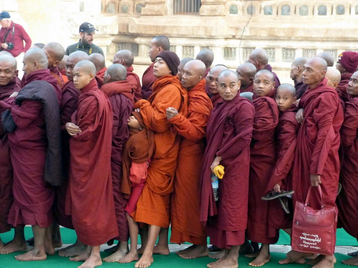 Festival de moines à Rangoon et à Bagan