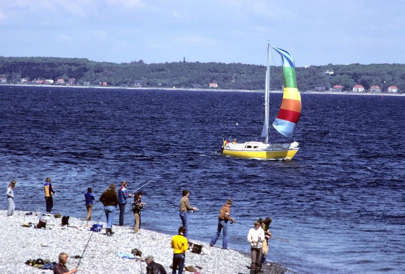 La prise de vue au téléobjectif (acheté la veille à Cologne) fait paraître les deux pays encore plus proches.