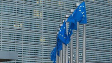 Italia sfida Ue, veto a bilancio europeo Proposta : 5 euro per entrare in Schengen