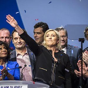 Le Pen: no a ebrei francesi con doppia cittadinanza. "Gli extra-europei dovranno scegliere"