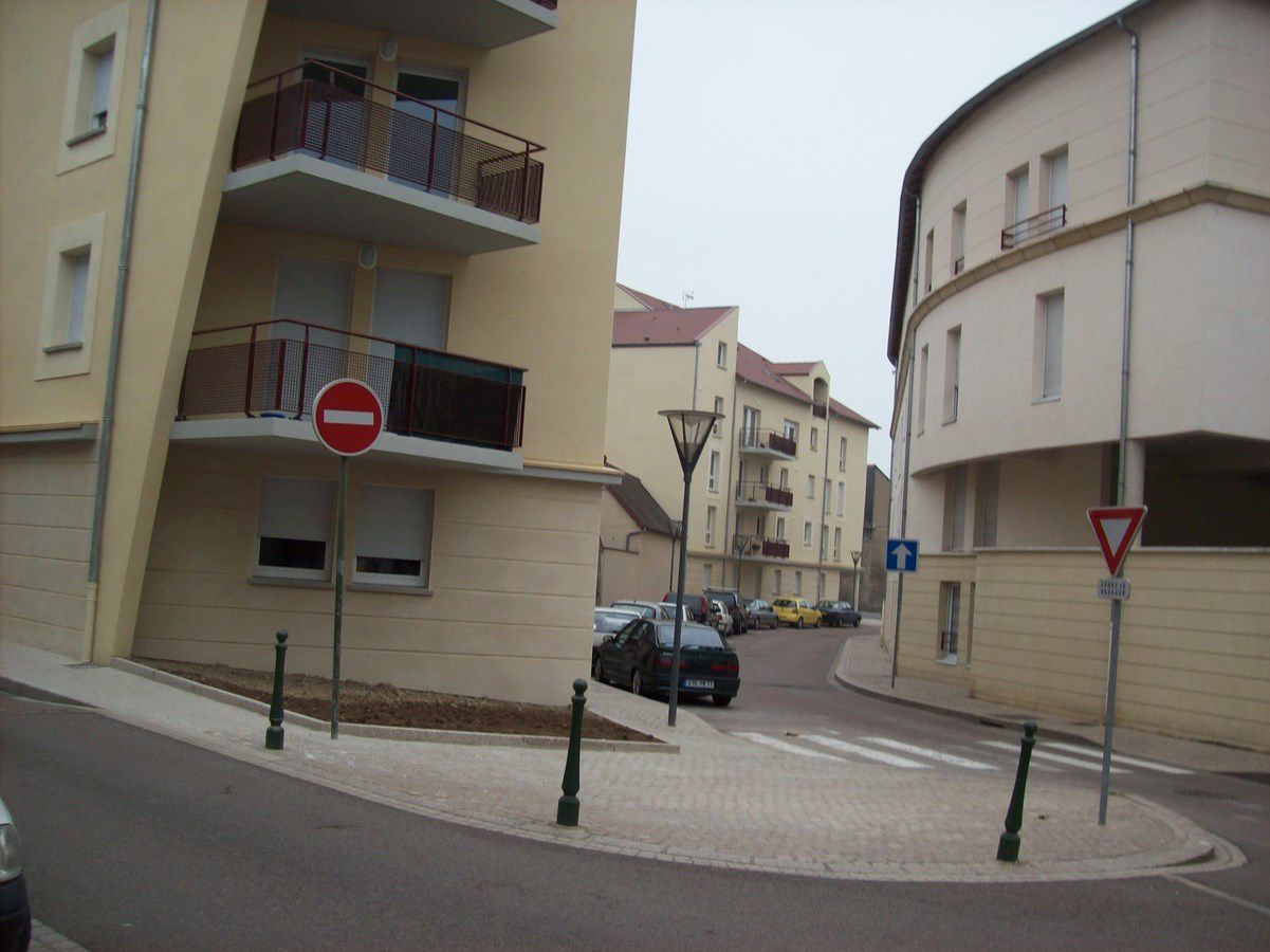 Rue Maître Georges Martin - 71400 Autun. 