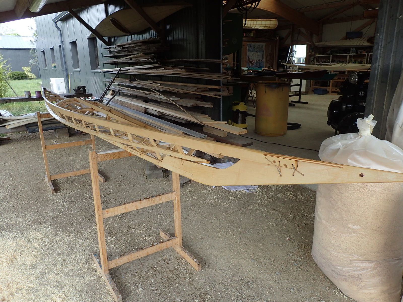 Construction d'un kayak bois &amp; toile (skin on frame)
