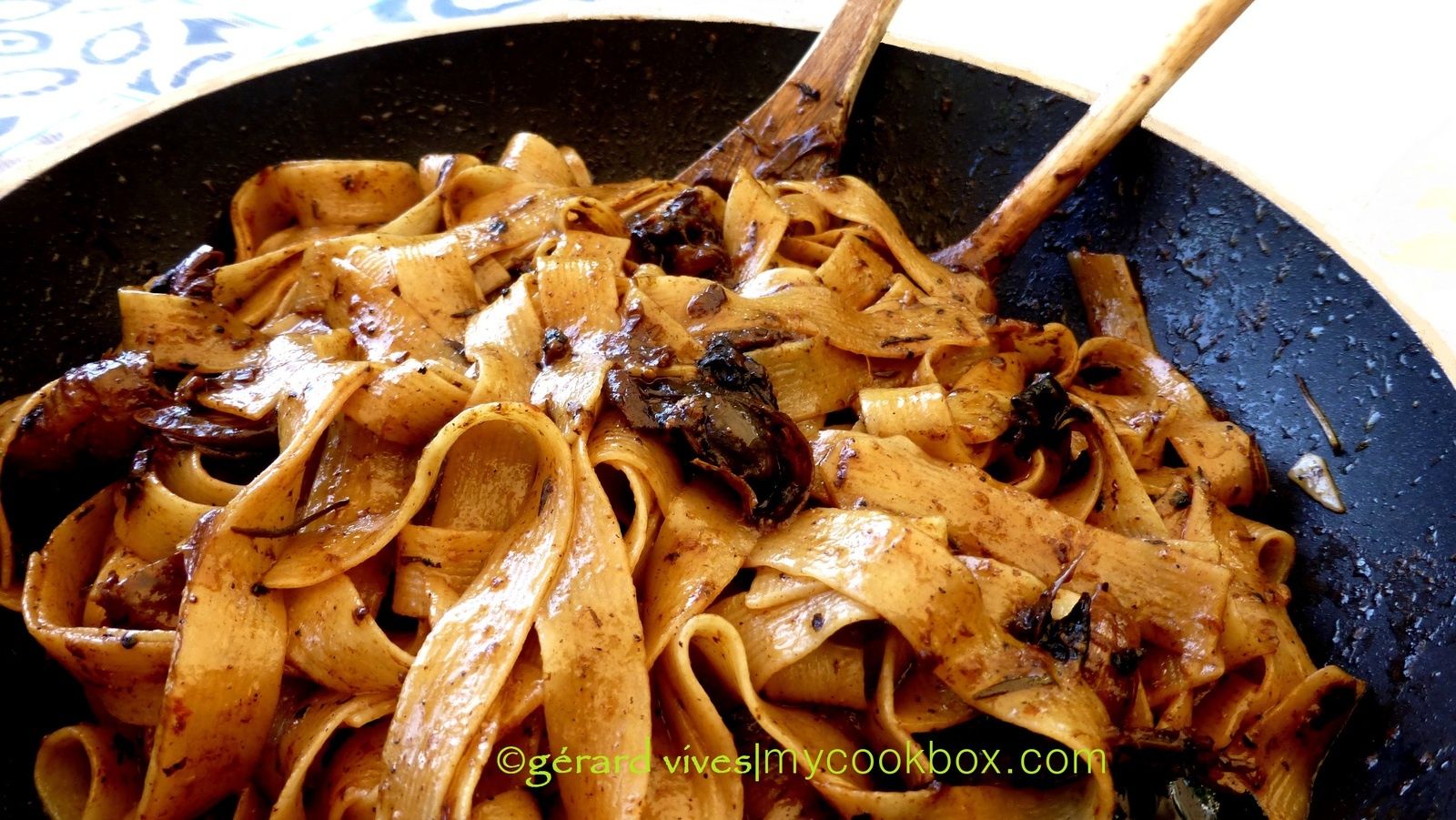 Que faire avec une carcasse de poulet rôti et ses abats ? CUISINE