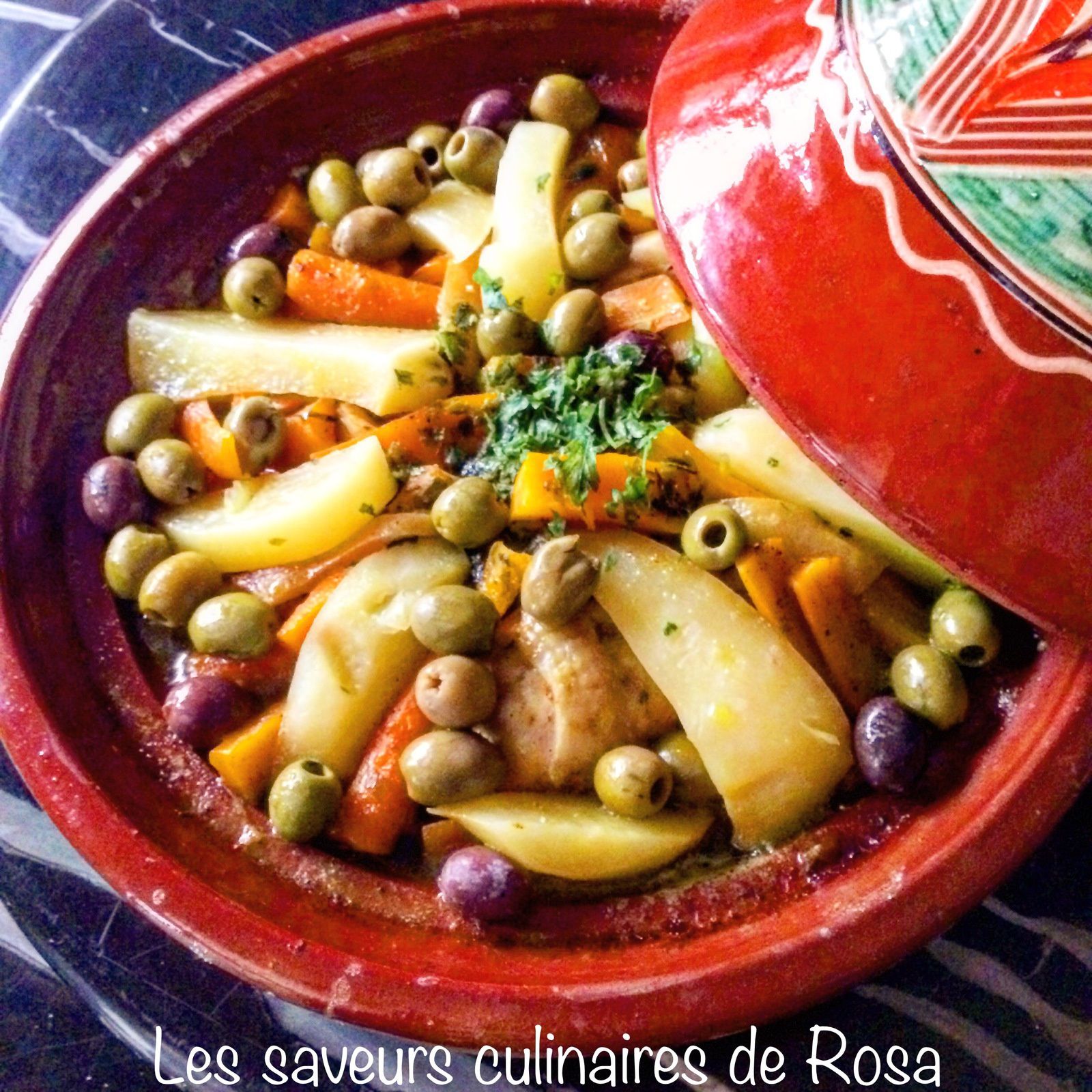 Tajine de poulet, pommes de terre et carottes - Les saveurs culinaires de  Rosa