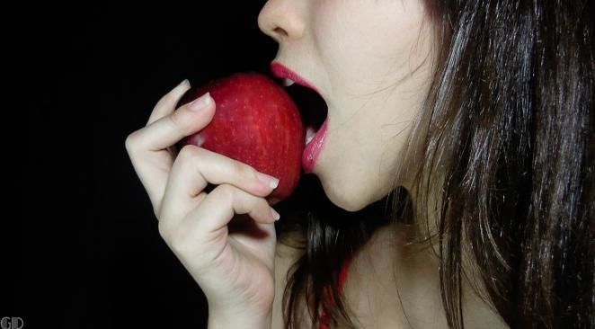 Love : le Conseil d’État affirme que tous les films comportant des scènes de sexe non simulées doivent nécessairement, et dans tous les cas, être interdits aux mineurs