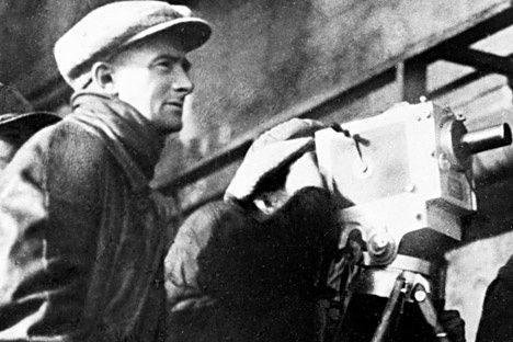 Dziga Vertov sur le tournage d'un film. Crédit : RIA Novosti