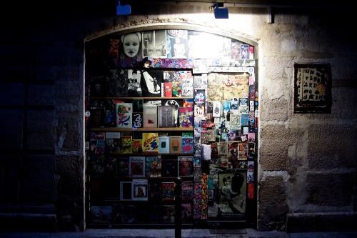 Un regard moderne. La librairie la plus improbable de Paris vient de s'effondrer.