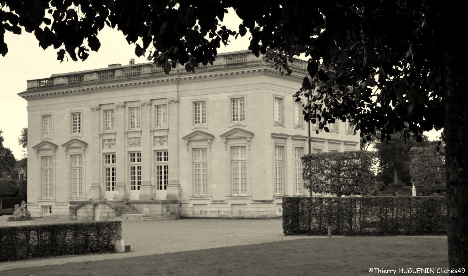 Musée de la communication et bunkers du chateau de Pignerolle