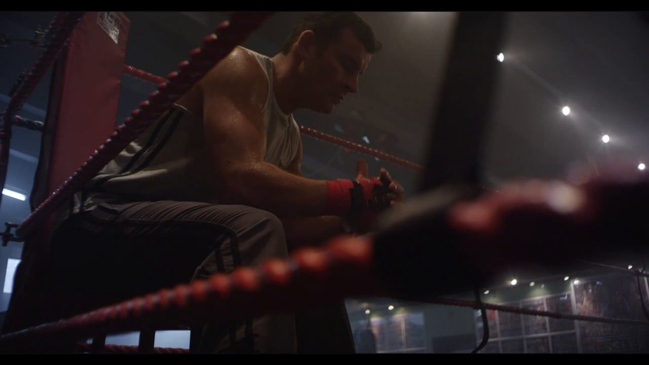 MR. CALZAGHE (BANDE ANNONCE VO 2014) avec Joe Calzaghe, Enzo Calzaghe, Michael J. Fox, Mike Tyson