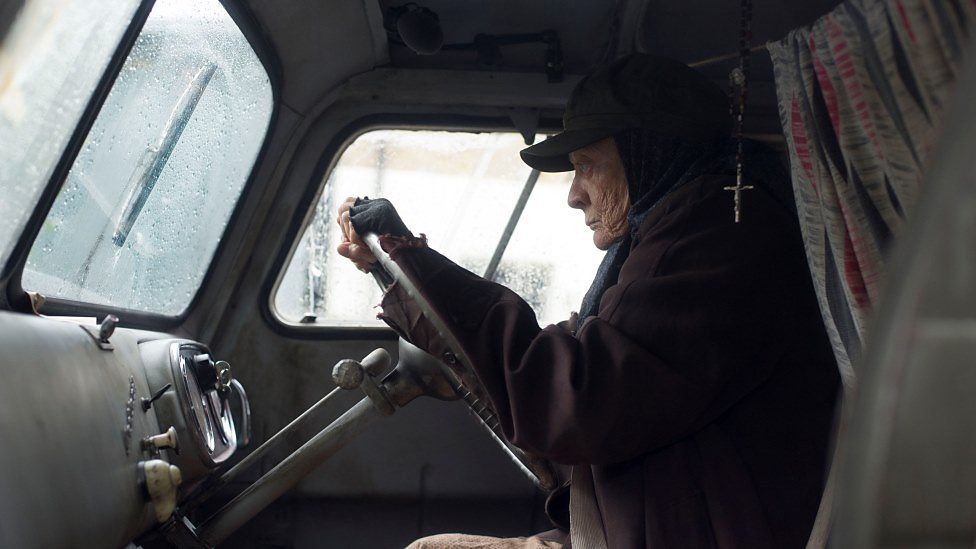 The Lady In The Van (BANDE ANNONCE VF et VOST) avec Maggie Smith, Alex Jennings - Le 16 mars 2016 au cinéma