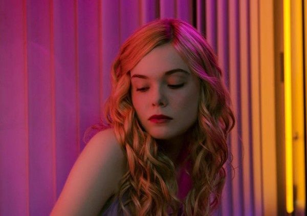The Neon Demon (BANDE ANNONCE VOST) de Nicolas Winding Refn avec Elle Fanning, Keanu Reeves, Christina Hendricks - Le 8 juin 2016 au cinéma