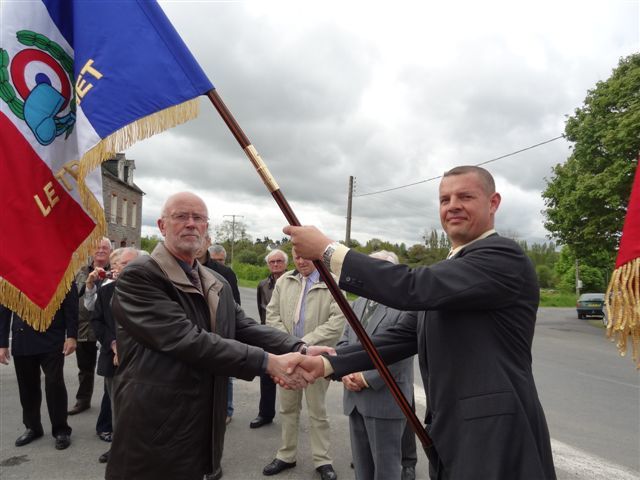 Joël Marchand, vice-président départemental et Frédéric Michaud prorte-drapeau.