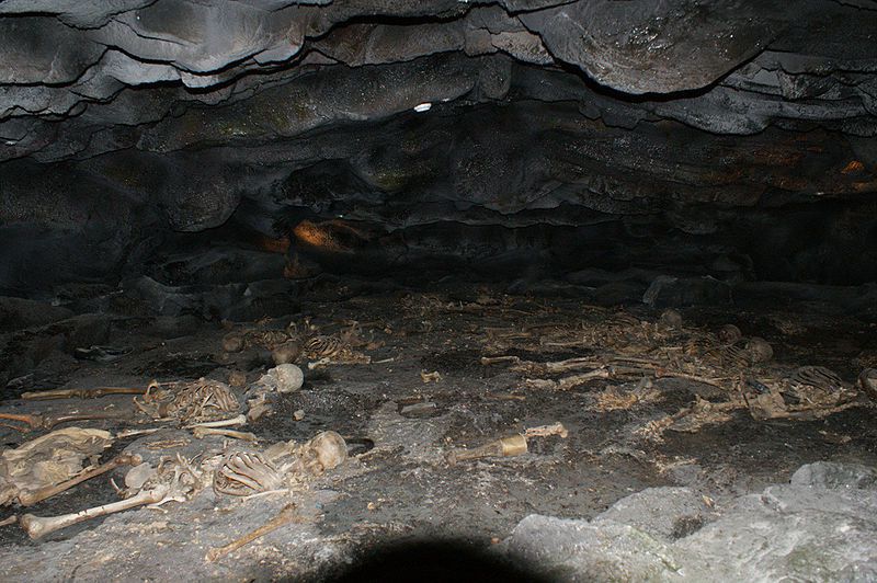 Vestiges des massacres de la dictature Syngman Rhee dans la Grotte de Darangshi sur l'île de Jeju