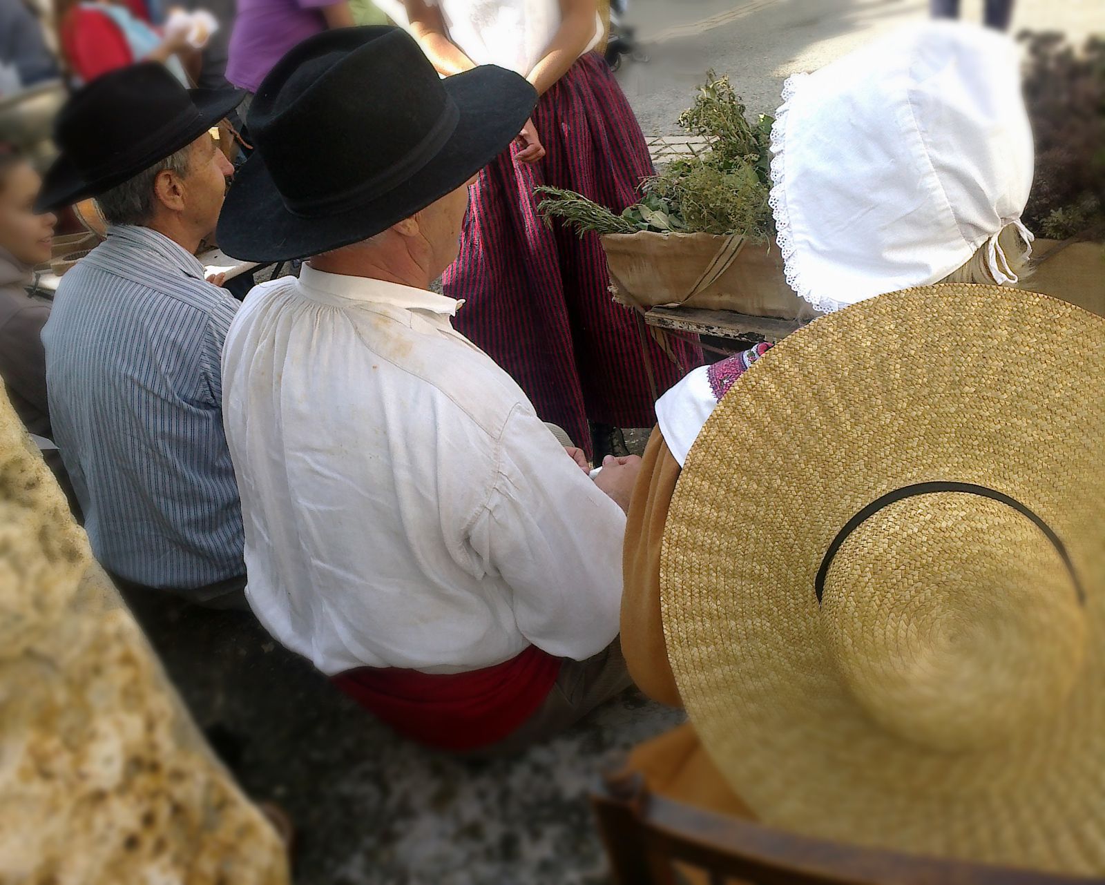 Fête des Vieux Métiers 2013 à Allemagne-en-Provence... - Blog de Garibondy  : Culture, traditions, costume régional de Provence.