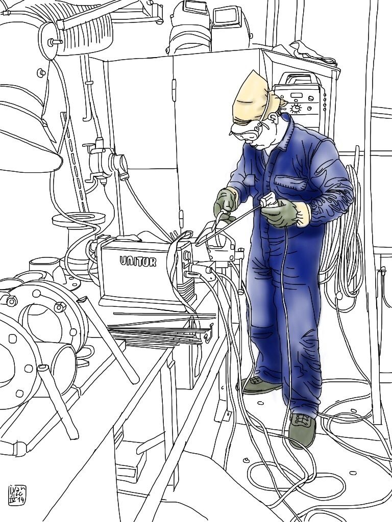 Les marins travaillent dur à bord