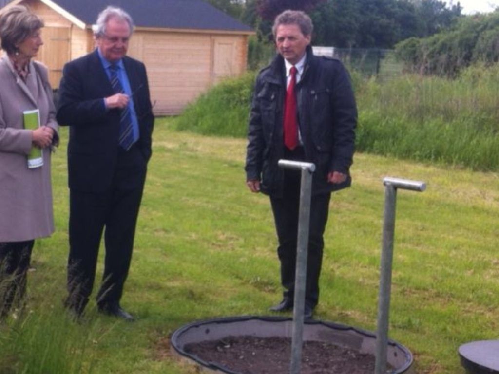Jean-Yves Le DEAUT en visite à Homecourt sur la station expérimentale du Pôle Génie de l’Environnement en compagnie de la sous-Préfète de l'arrondissement de Briey
