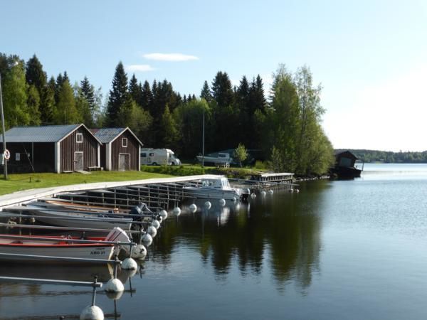 Nous avons donc passé la nuit auprès de ce tout petit port de Näske... le matin, réveil dans ce site enchanteur...