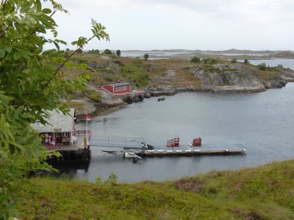 Vue vers les îles... Haholmen, petit village de pêcheurs producteurs de klippfisk..