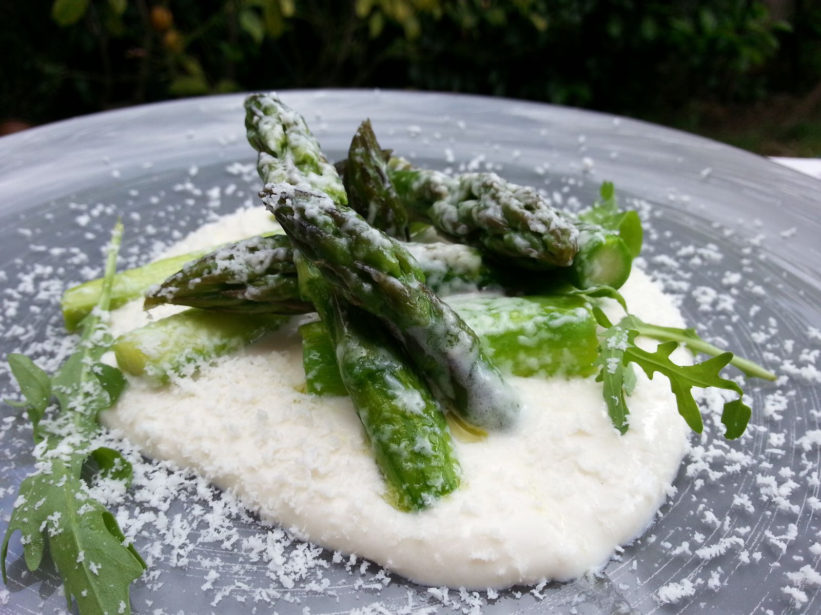 ASPERGES VERTES GRILLEES-NEIGE DE PARMESAN - AAcook