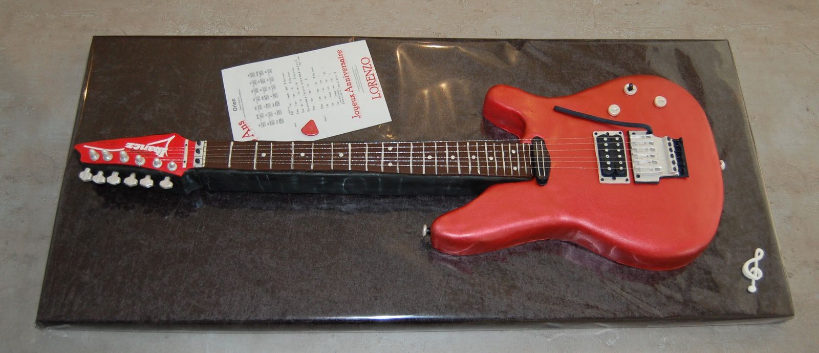 GATEAU GUITARE ELECTRIQUE IBANEZ PREMIUM SERIE JOE SATRIANI - AAcook