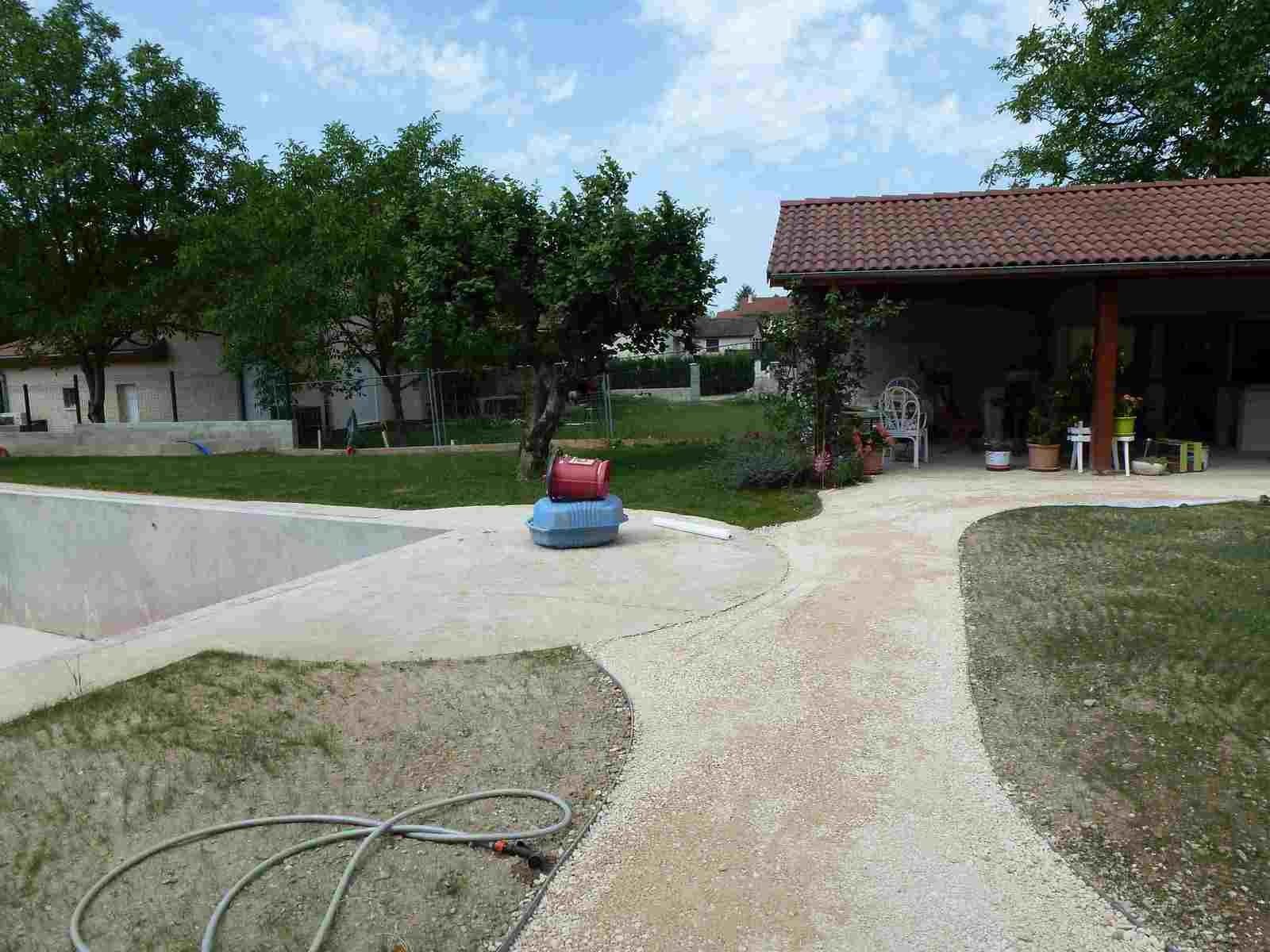 Gazon en terrain difficile (terre argileuse, cailloux...) ricaud paysage