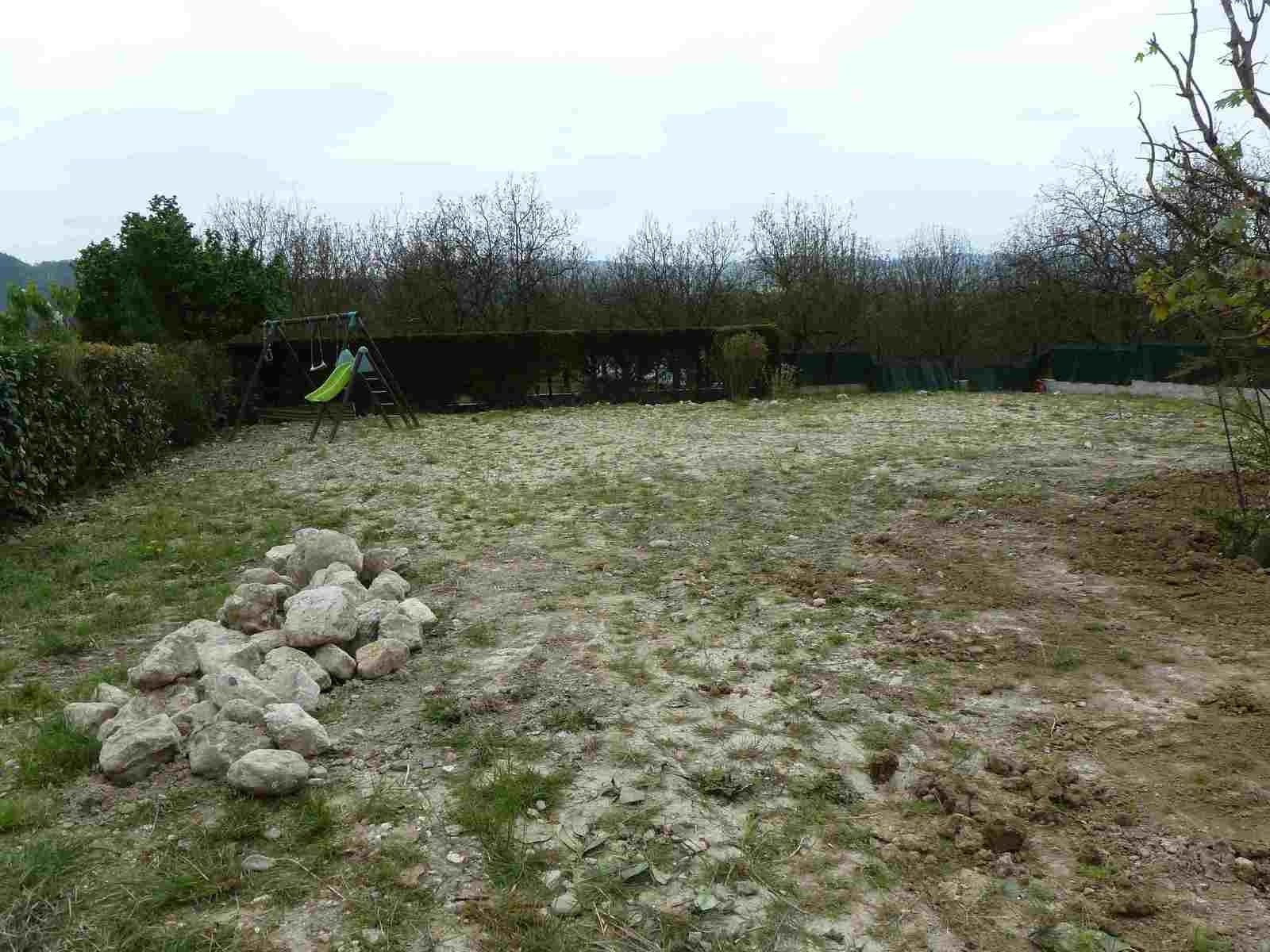 Gazon en terrain difficile (terre argileuse, cailloux...) ricaud paysage