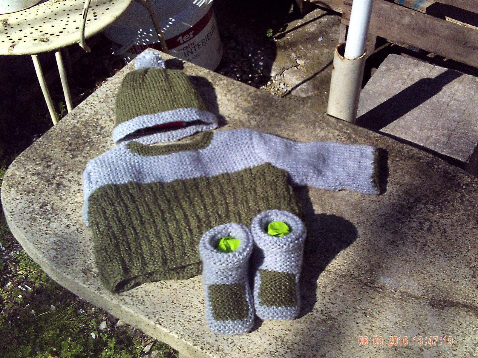 Layette bonnet et chaussons - naissance-3m - crochet