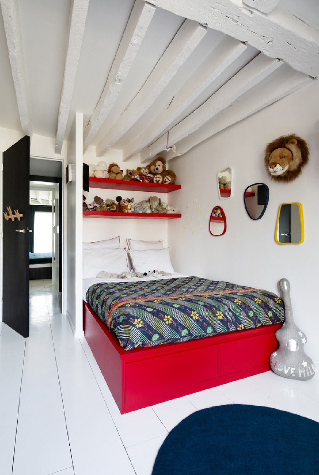 Duplex en bleu, blanc, noir et jaune par sarah lavoine mille ...