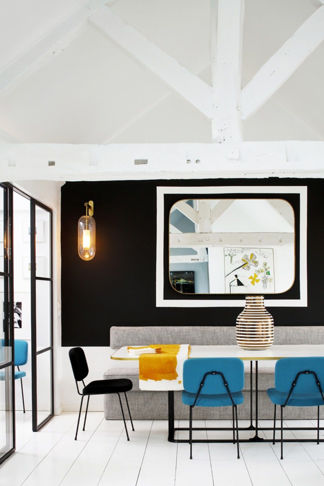Duplex en bleu, blanc, noir et jaune par sarah lavoine mille ...
