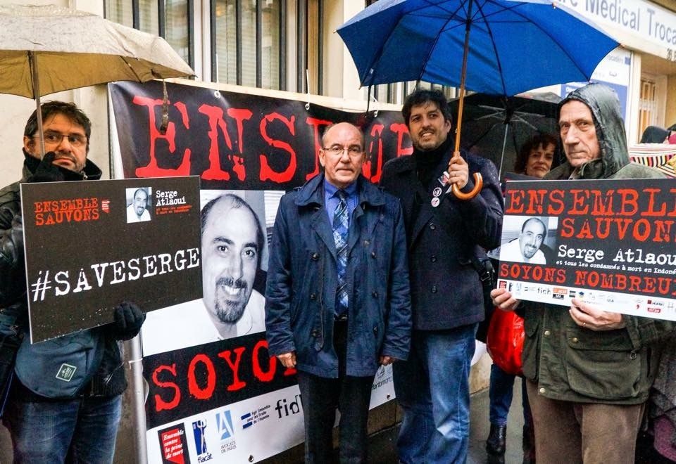 Rassemblement devant l'ambassade d'Indonésie en soutien à Serge Atlaoui