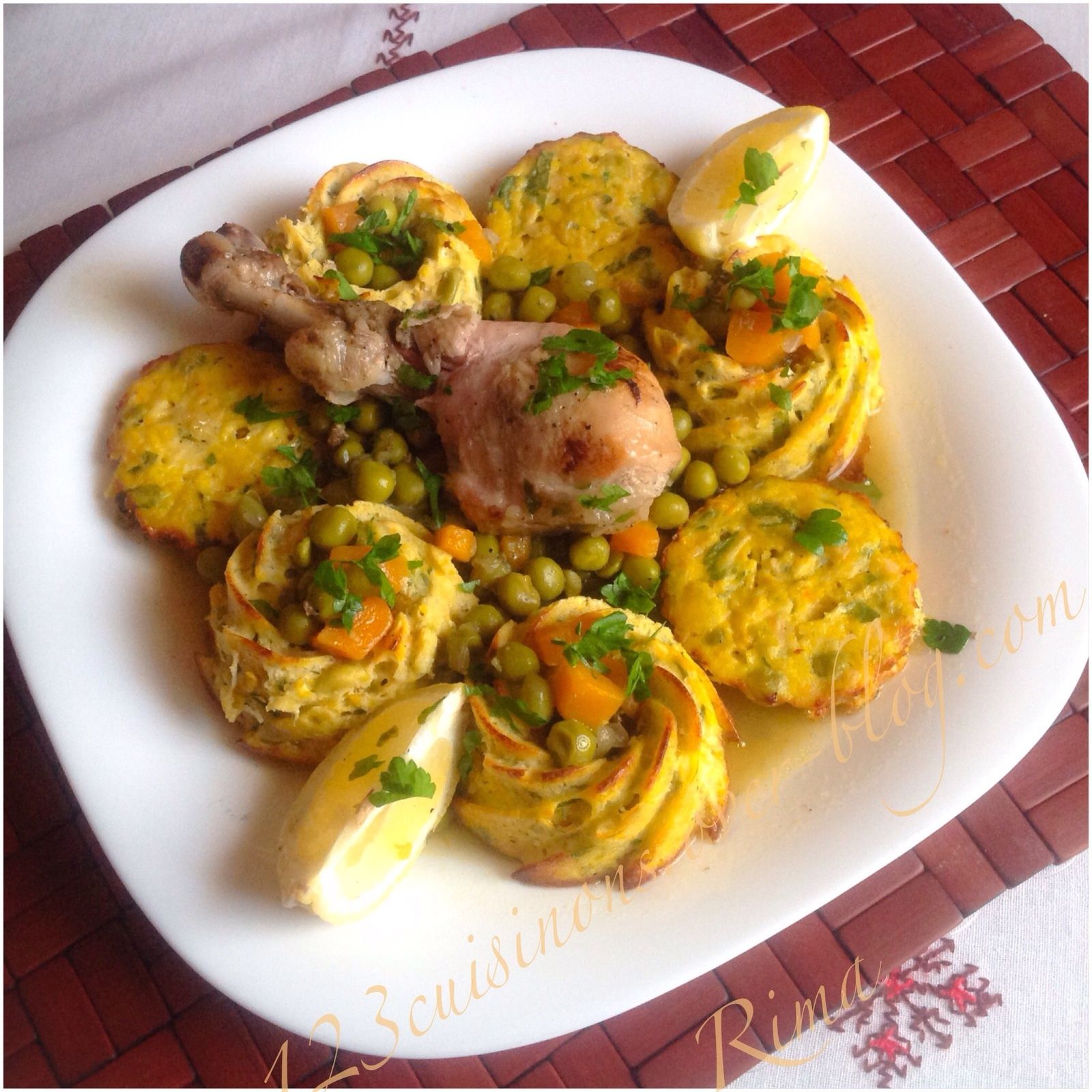 Soufflés de poulet/petits pois et carottes en sauce