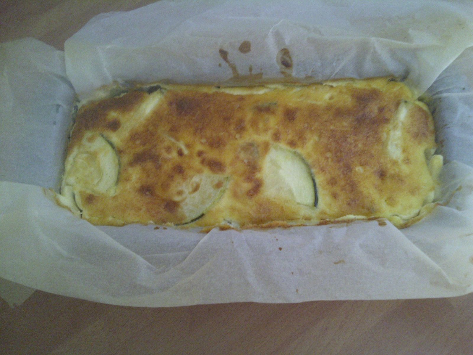 Terrine de courgettes, coulis de tomates, olive vertes et câpres Dans