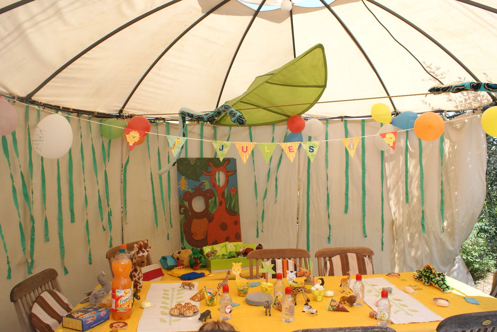 Déco anniversaire 3 ans savane 