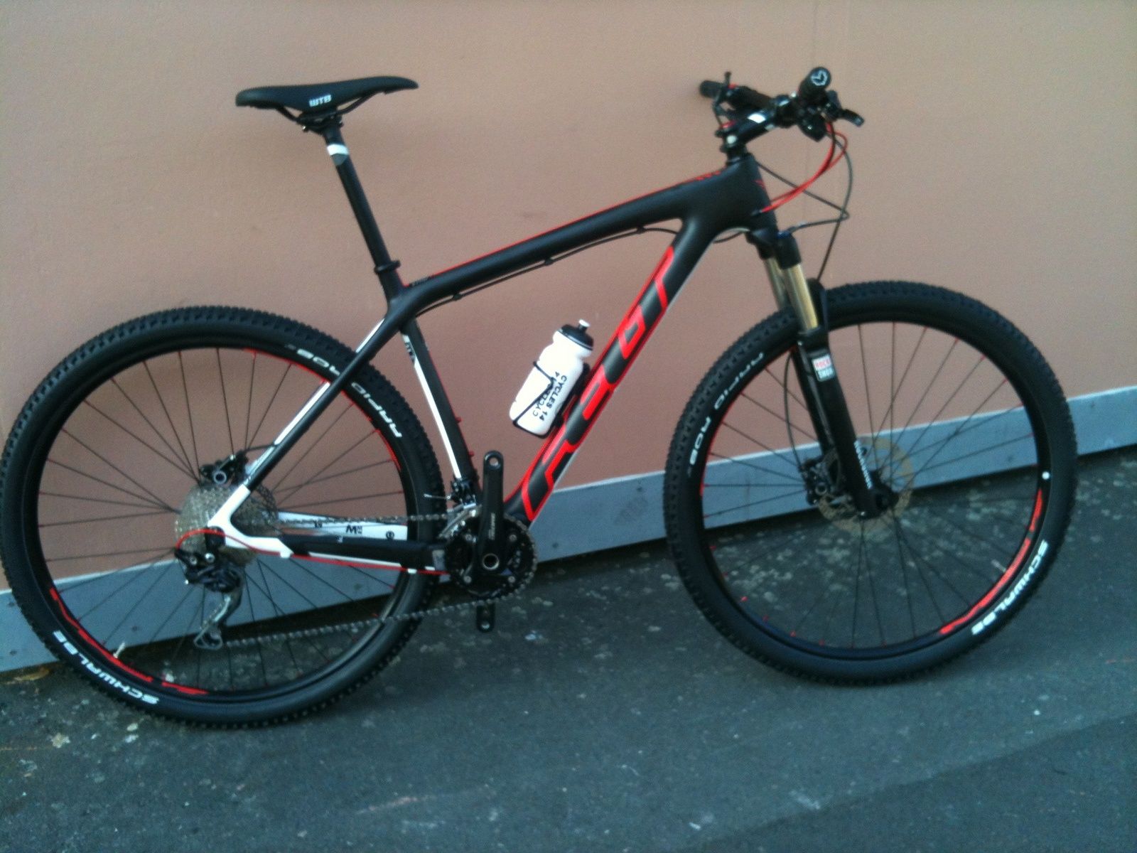 felt nine 5 carbon