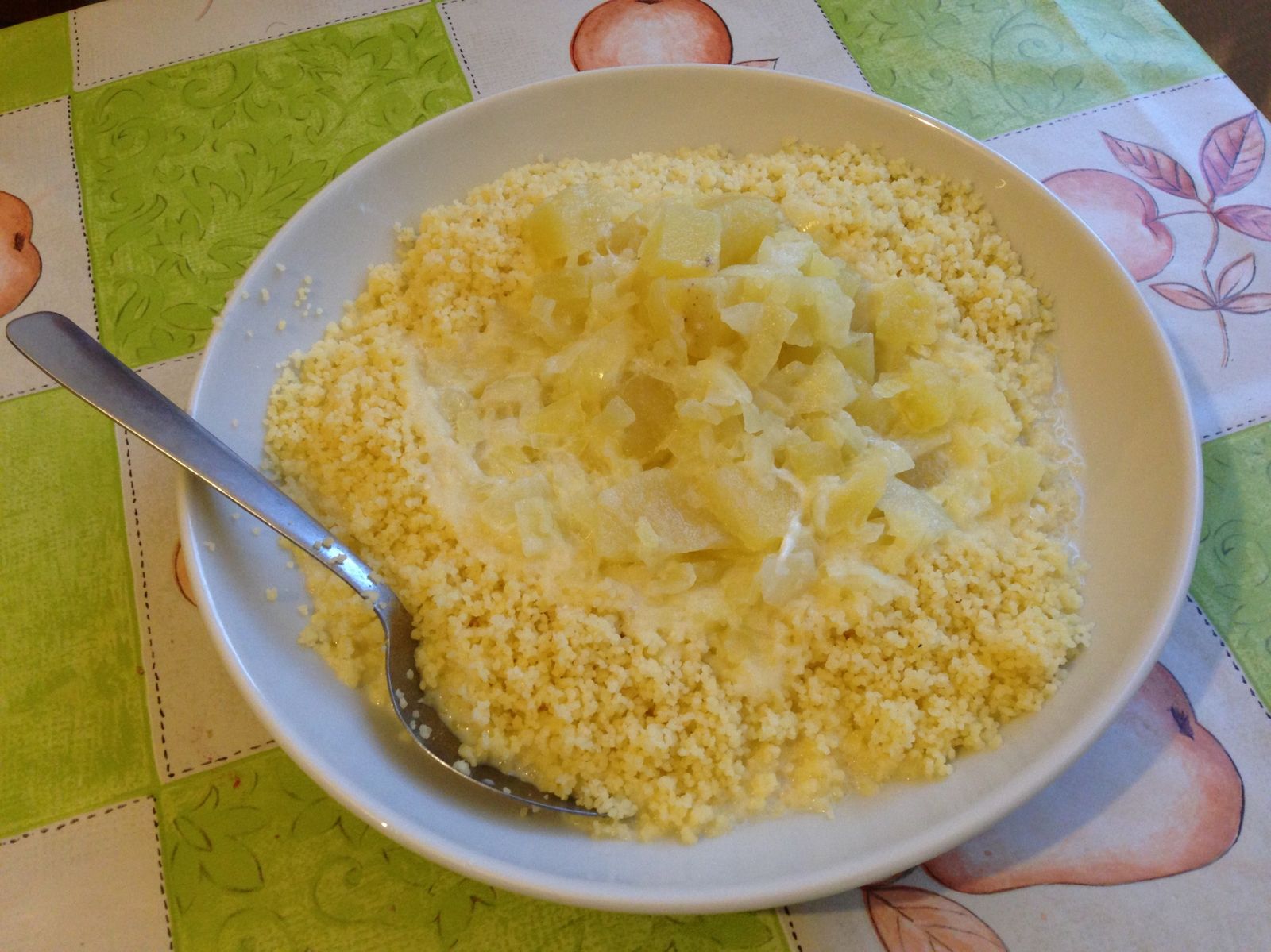 Couscous au lait, oignons et pomme de terre Petites recettes orientales