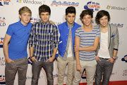 1D … One Direction, my latest obsession. Louis and Harry are so cute!