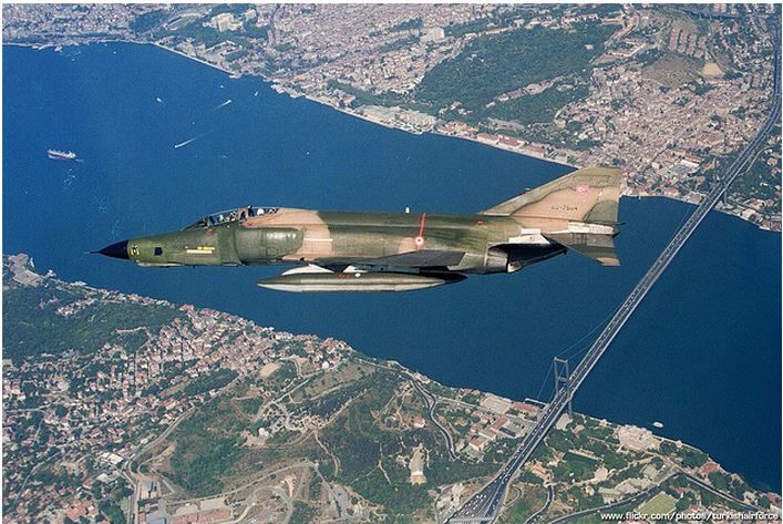 Après deux accidents, la Turquie retire du service ses derniers RF-4E Phantom II