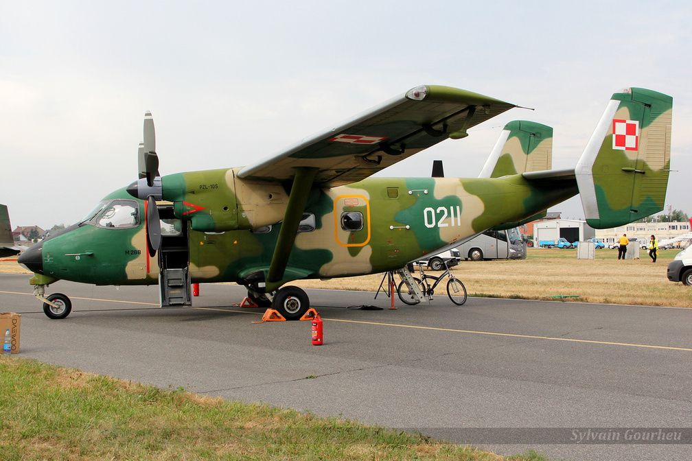Un avion de transport léger M-28 Skytruck, construit et développé par la firme polonaise PZL Mielec, spécialisée dans l'aéronautique.