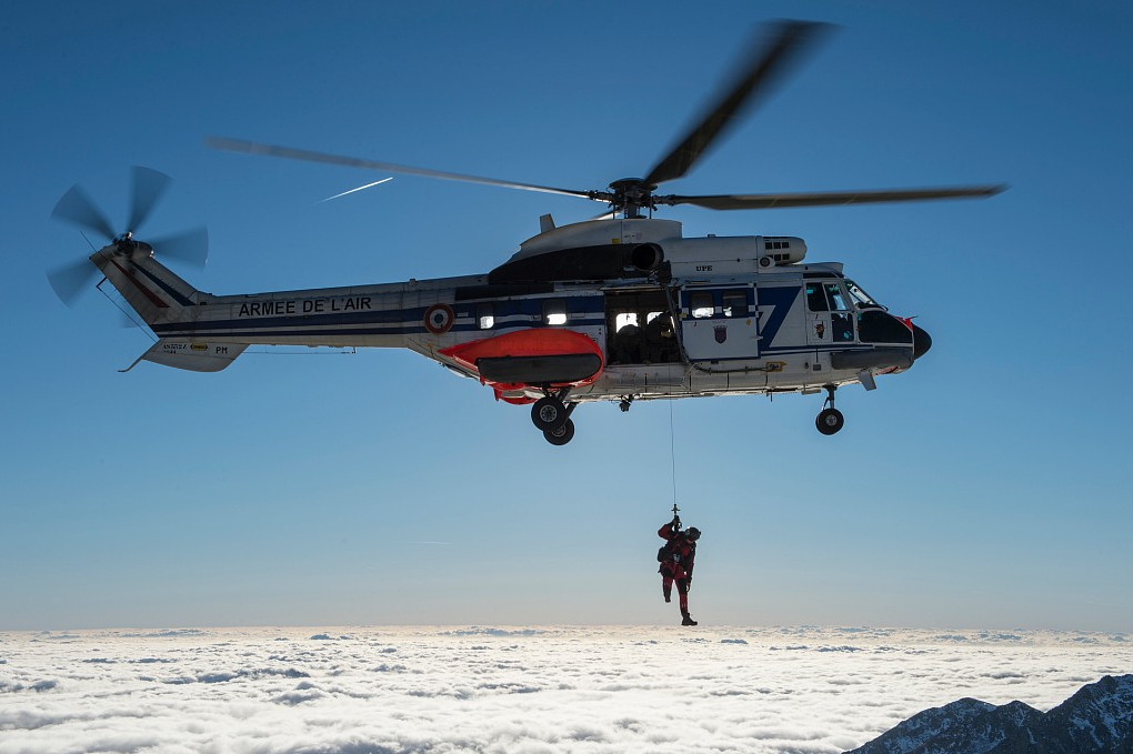 L'Armée de l'Air vient de se séparer de son dernier hélicoptère Super Puma  SAR - Defens'Aero