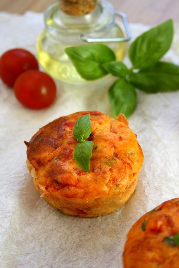Muffins salés, tomates - mozzarella et basilic - Amandine Cooking