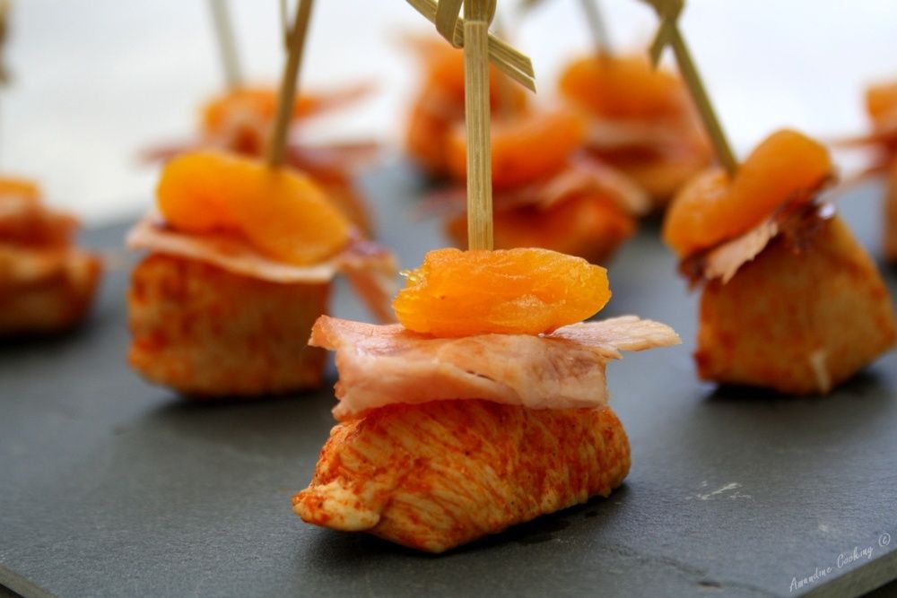 Brochettes apéritives au poulet, bacon et abricot Amandine Cooking