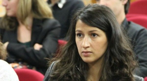 Charlie Hebdo Zineb El Rhazoui Scandalisee De Sa Mise A Pied L Orchestre Poetique D Avant Guerre O P A