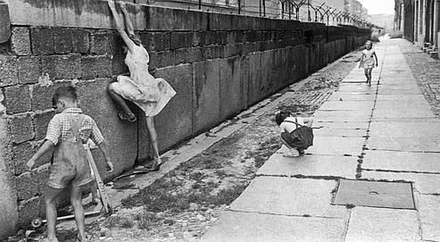 Le mur de Berlin, Henri Cartier-Bresson, 1962