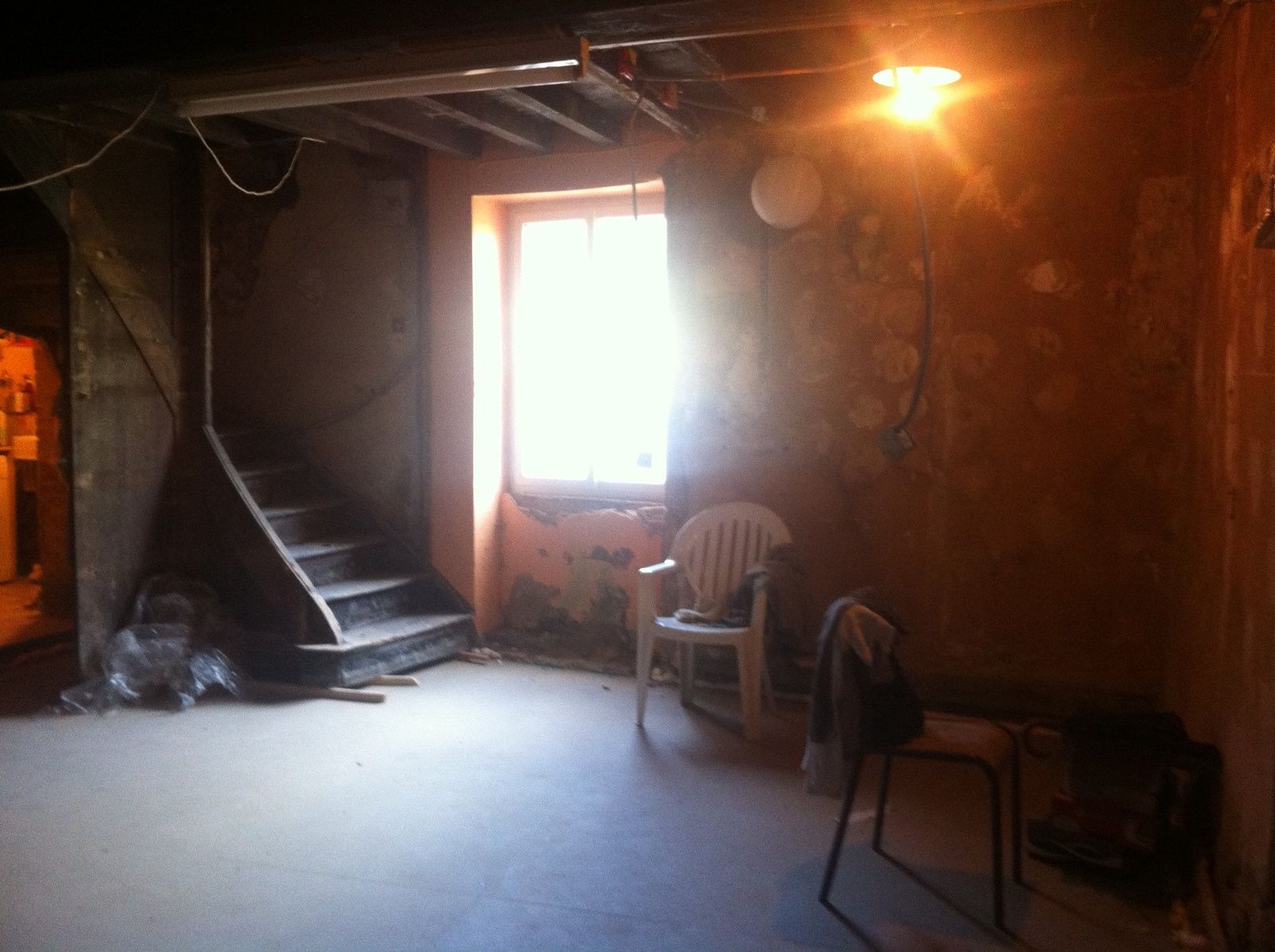 Rénovation d'une maison du beaujolais venez suivre nos aventures ...