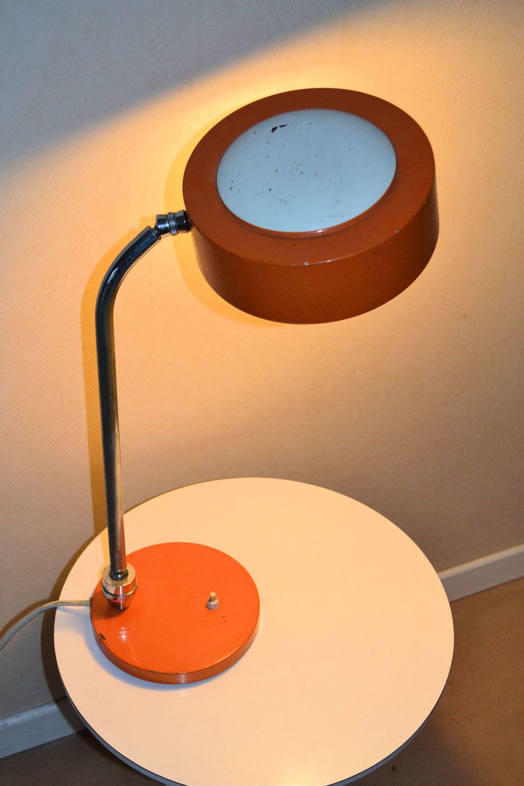 Lampe de bureau JUMO orange vintage - Art et Vintage