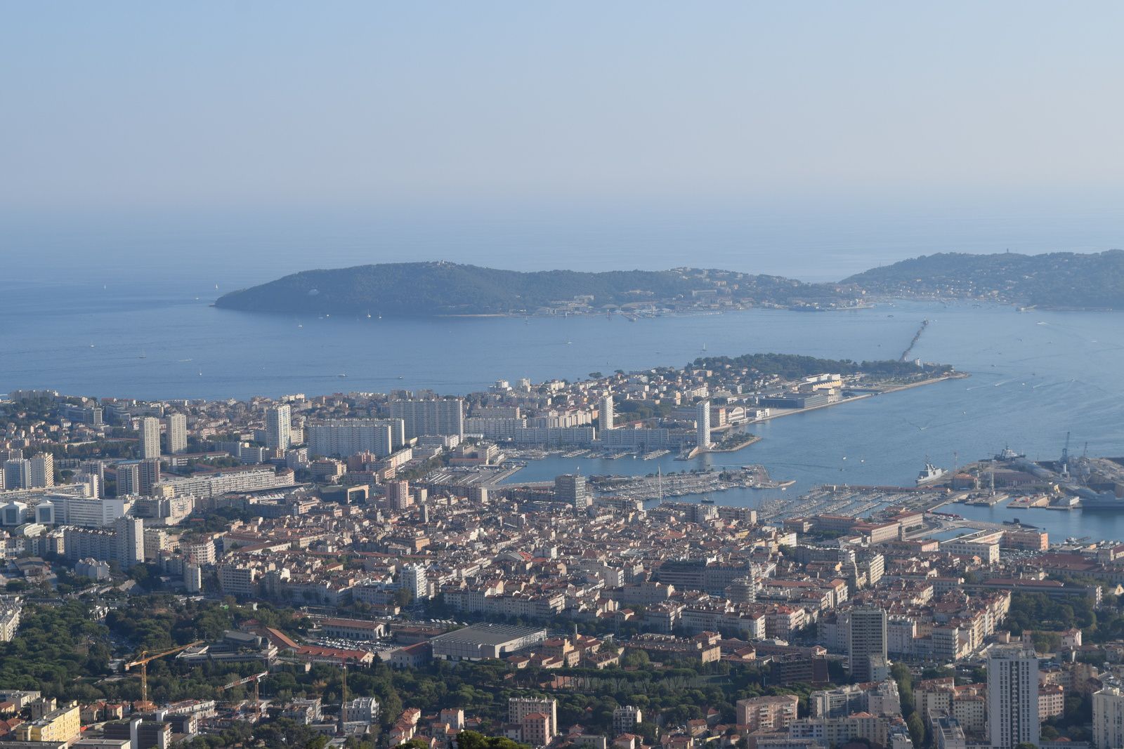 Toulon vu du panoramique au mont Faron