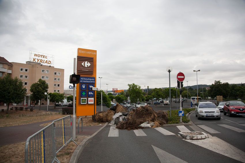 Les agriculteurs mènent des actions spectaculaires sur l'Allier