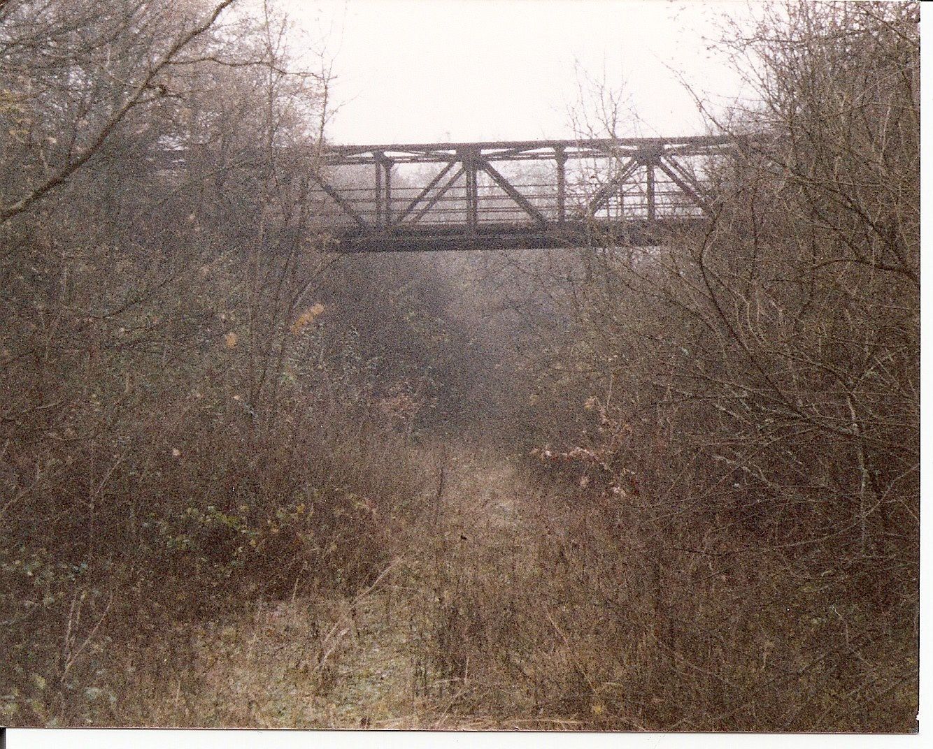 Image du Pont 7 en 1983 .. une première visite de la Ligne de chemin de fer ... en friche !!