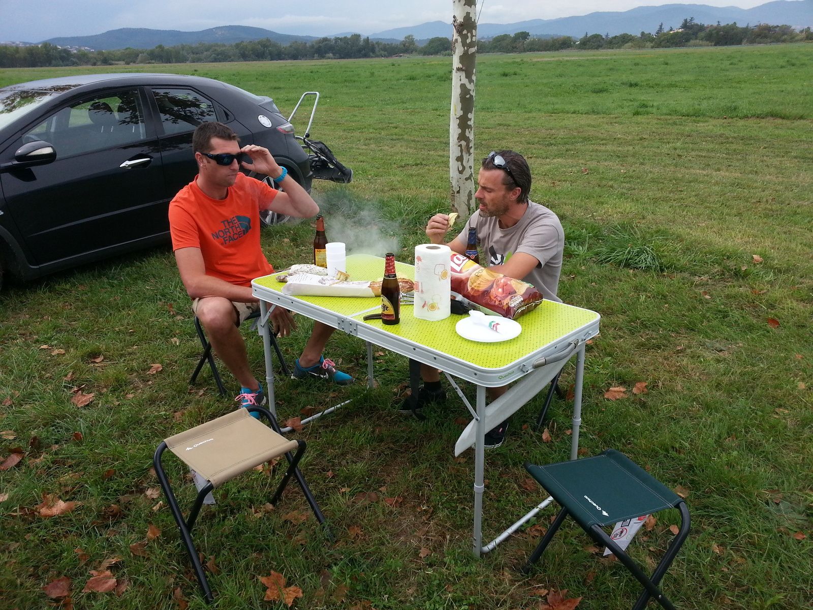 Arrivés vendredi midi et de suite opérationnels(manque juste les verres à pied prévus budget 2016)